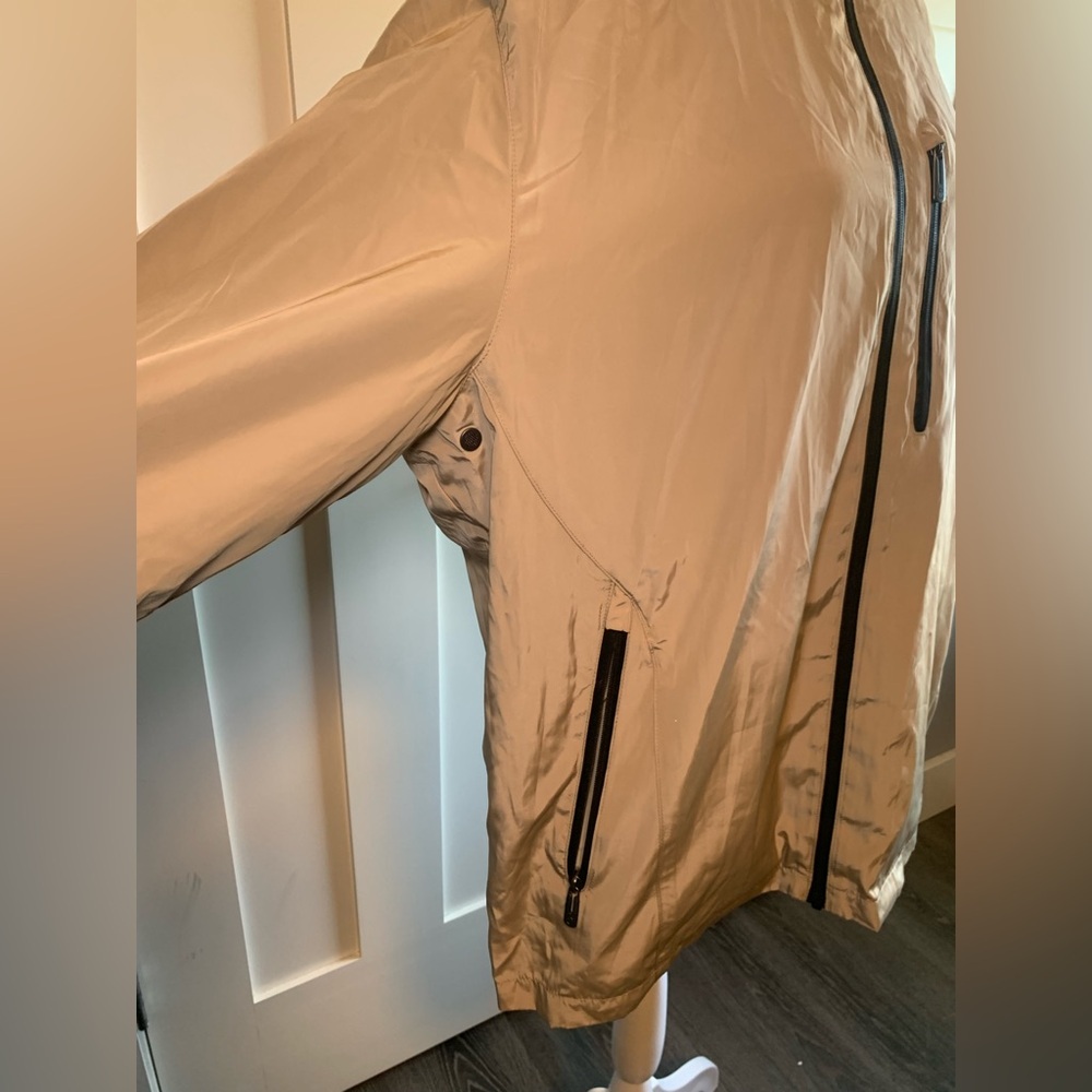 Tumi Men’s Rain Jacket Size XL Beige Color - Picture 4 of 16